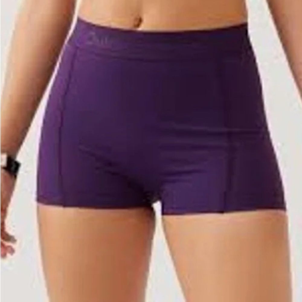 Outdoor Voices Zoom 1.5’ Bloomers Deep Purple (Açaí) Shorts M